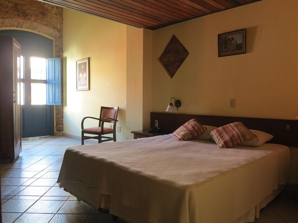 Room with City View,1207304473:JPEG